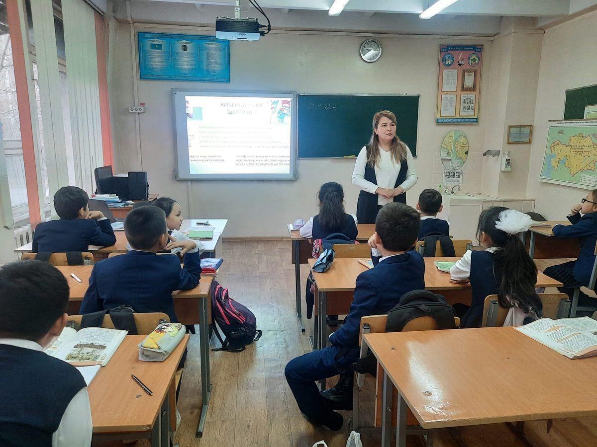 «Зорлық-зомбылық соның ішінде буллинг және кибербуллинг» жайында психологиялық сабақ өткізді.