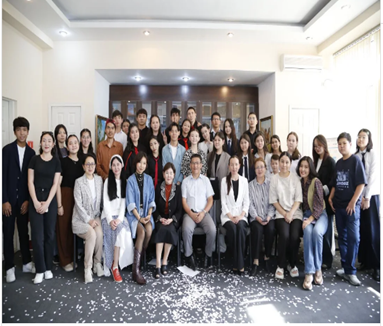 “Ақ желкен” журналының ұжымымен