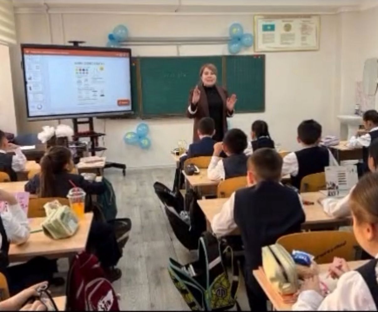 4 сынып оқушыларымен «Өзіңді таны, эмоцияларыңмен дос бол!» тақырыбында психологиялық тренинг өтті.