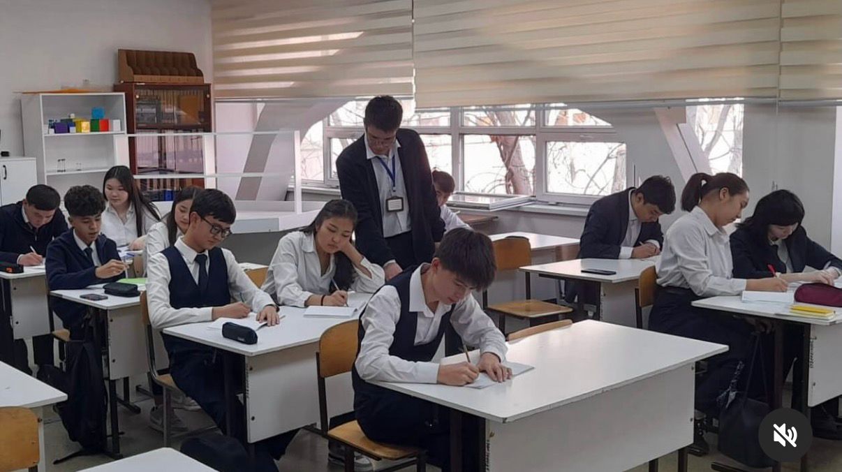 кәсіби бағыттылығын диагностикалау нәтижелері бойынша  мектебіміздің  кәсіби бағдар беру маманы Алимашов Тұрсынбек Серікұлы сауалнама алды.